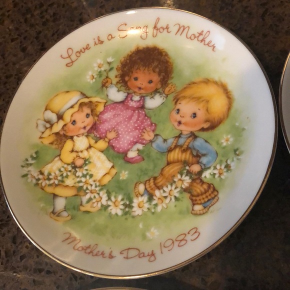 Vintage Avon 1980’s 1990’s Mother’s Day Plates - Picture 2 of 12